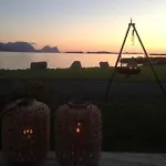 Vandrerhjem Tinebua Basecamp Senja Berg (Troms)