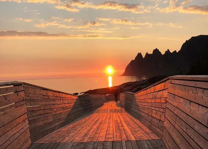 Tinebua Basecamp Senja Hostel